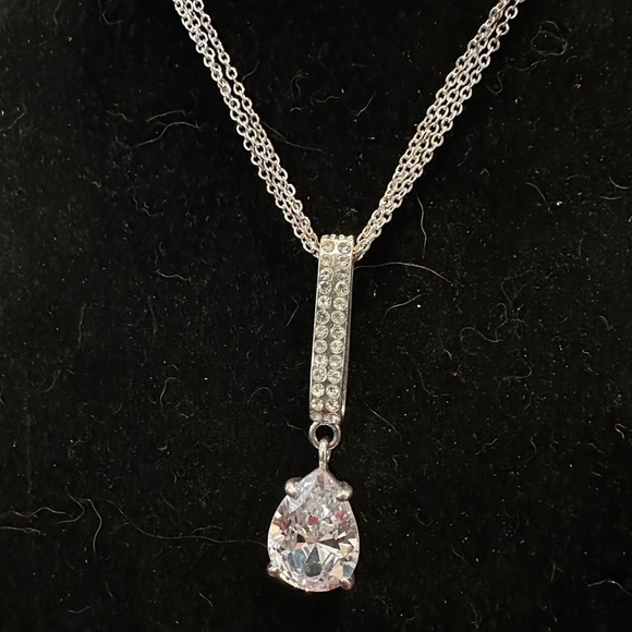 Silver tone Pear Cut Cubic Zirconia Teardrop Pendant Necklace - Picture 2 of 7